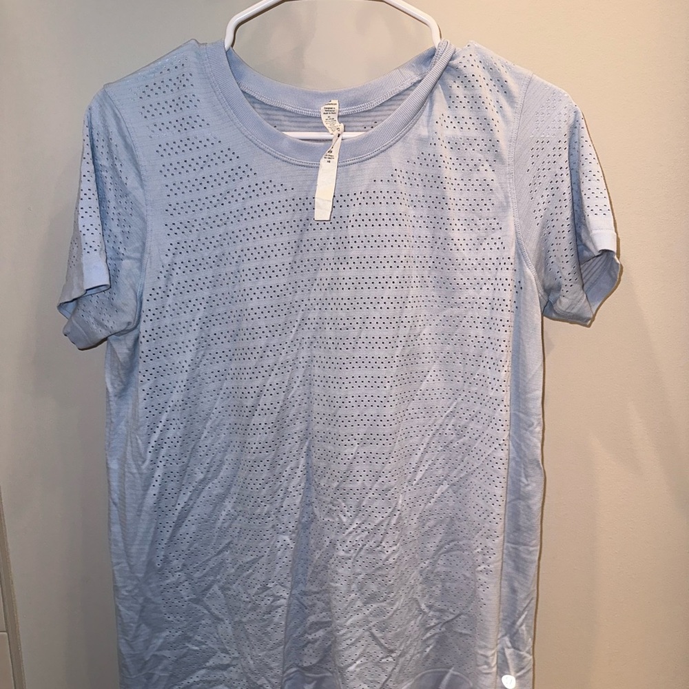 Lululemon breathable top